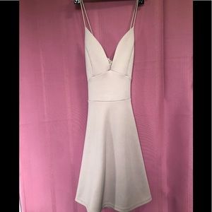 “skater dress” zig zag straps on the back